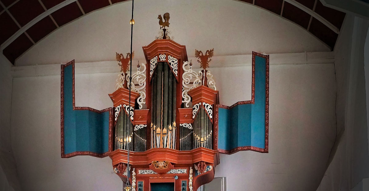 Orgel in der Reformierten Kirche Uttum (Kreis Aurich)