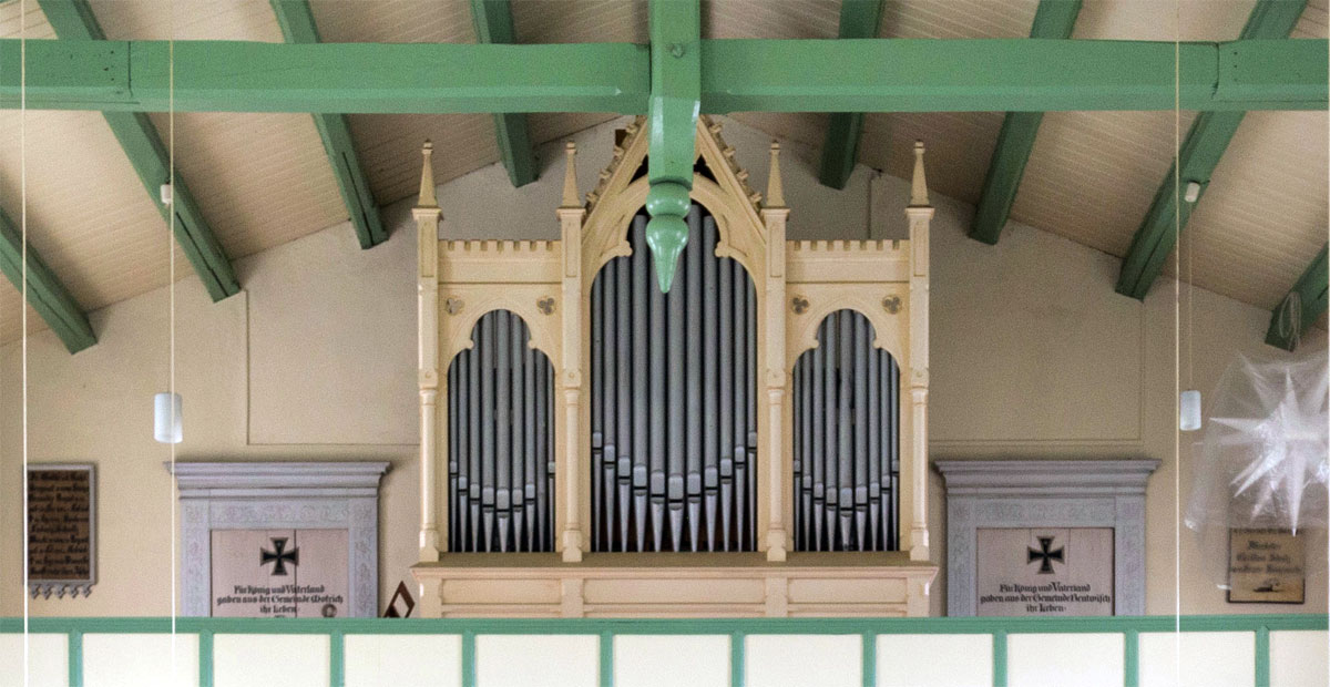 Dinse-Orgel (1900) in der Dorfkirche Bentwisch