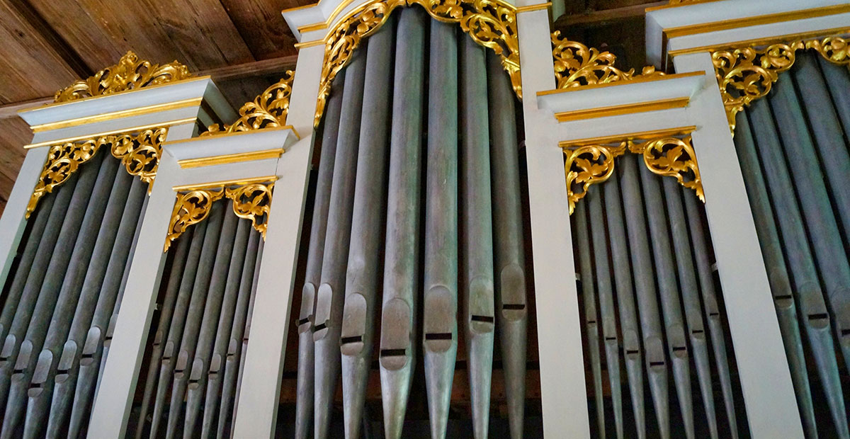 Geissler-Orgel von 1881 in der Dorfkirche Lausa (Sachsen)