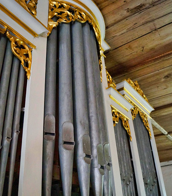 Geissler-Orgel von 1881 in der Dorfkirche Lausa (Sachsen)