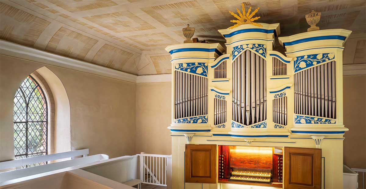 Mehmel-Orgel (1875) in der Dorfkirche Spornitz (Mecklenburg-Vorpommern)